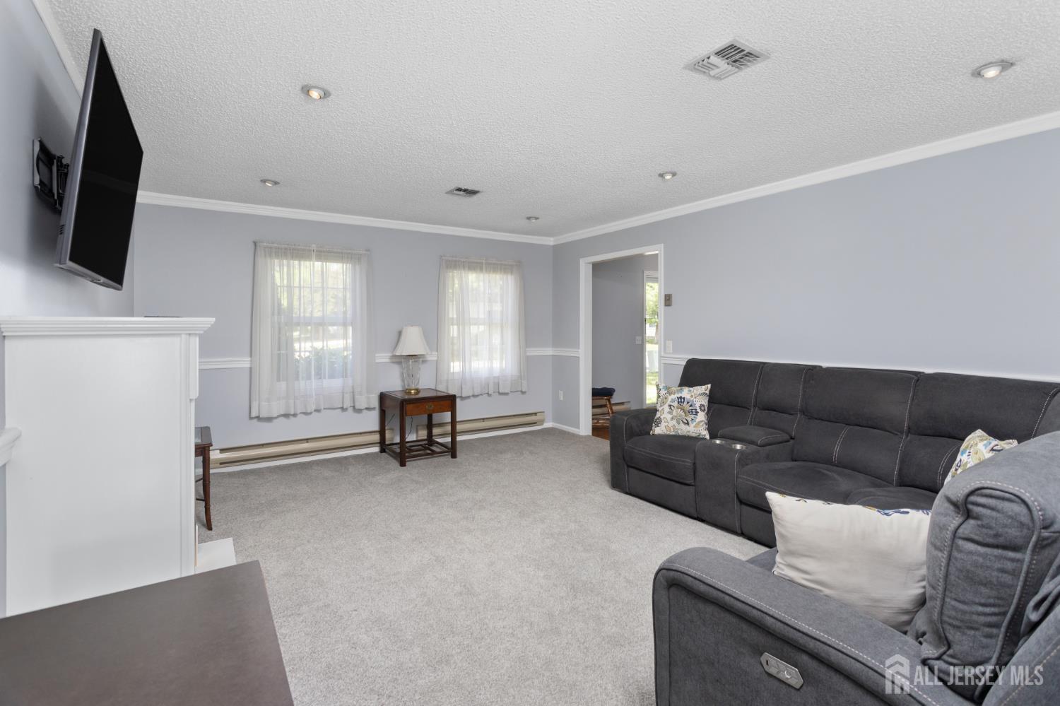 716 Victoria Court Monroe NJ 08831