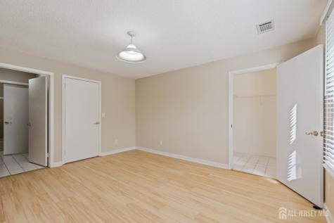 20 Austin Court Freehold Twp NJ 07728