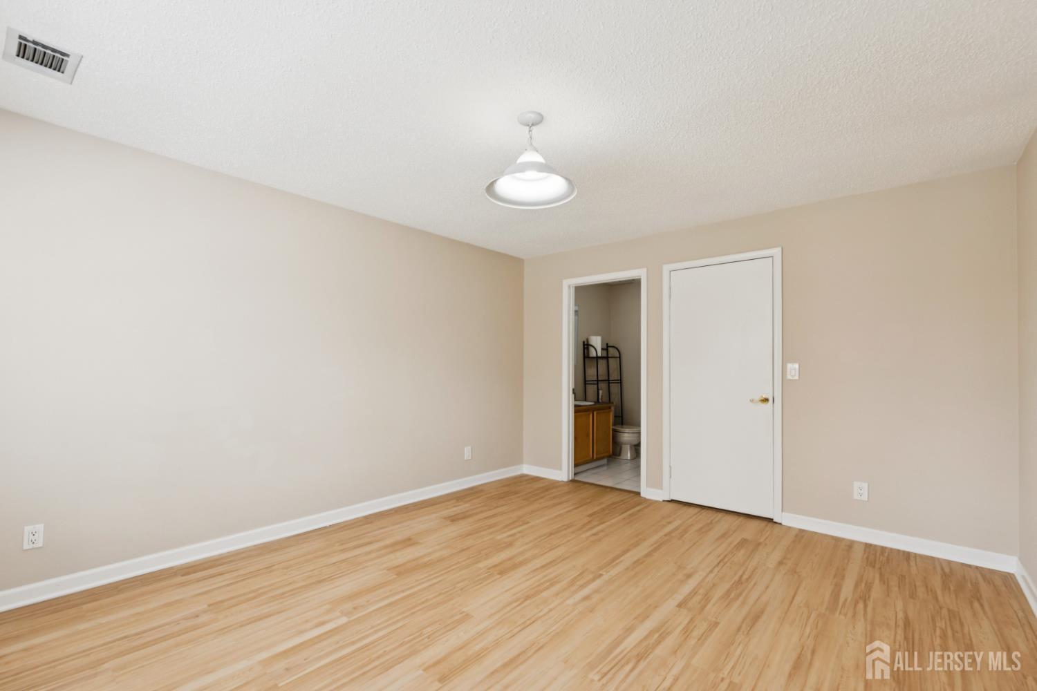 20 Austin Court Freehold Twp NJ 07728