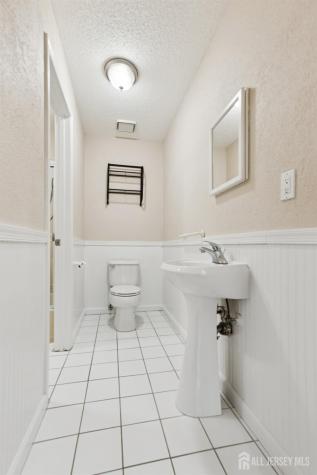 20 Austin Court Freehold Twp NJ 07728