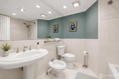34 Laurie Court Old Bridge NJ 07747