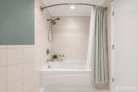 34 Laurie Court Old Bridge NJ 07747