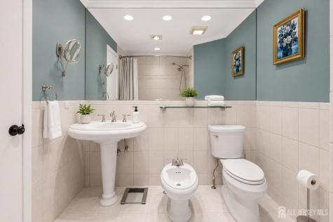 34 Laurie Court Old Bridge NJ 07747