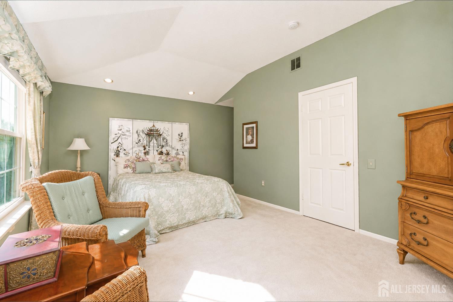 176 Goldfinch Drive Monroe NJ 08831