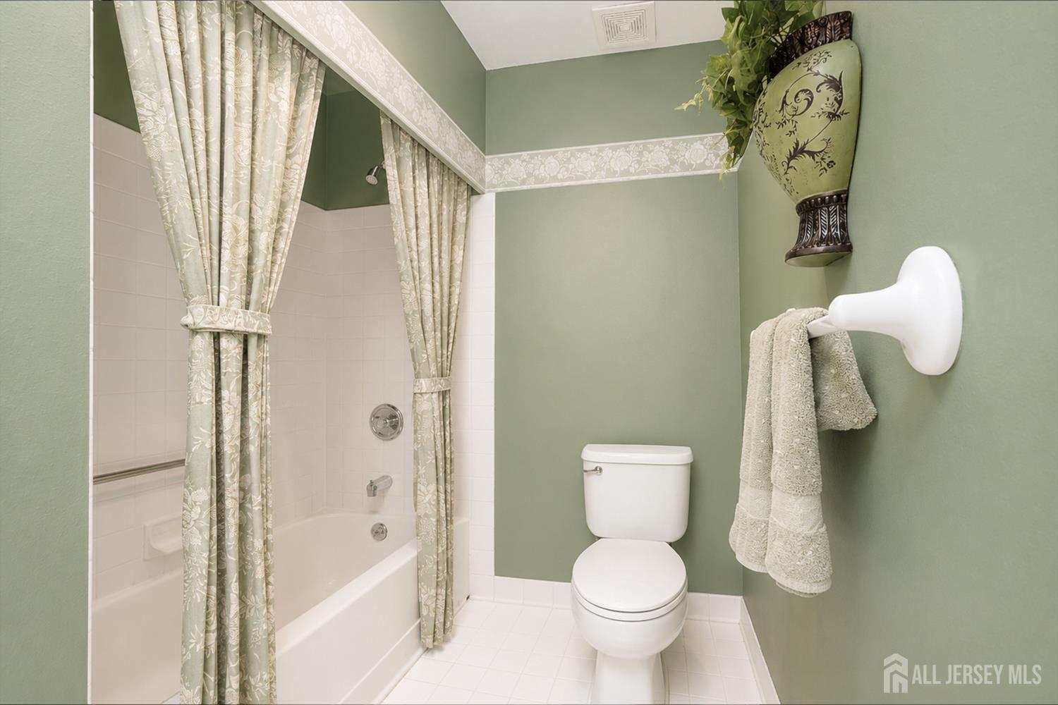 176 Goldfinch Drive Monroe NJ 08831
