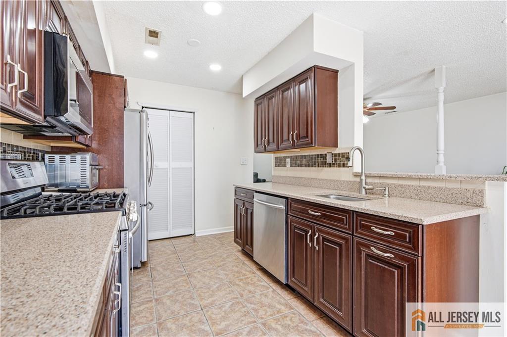 18 Colleen Court South Brunswick NJ 08824