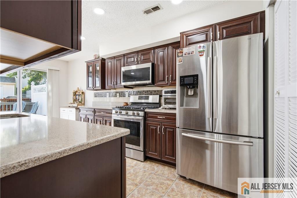 18 Colleen Court South Brunswick NJ 08824
