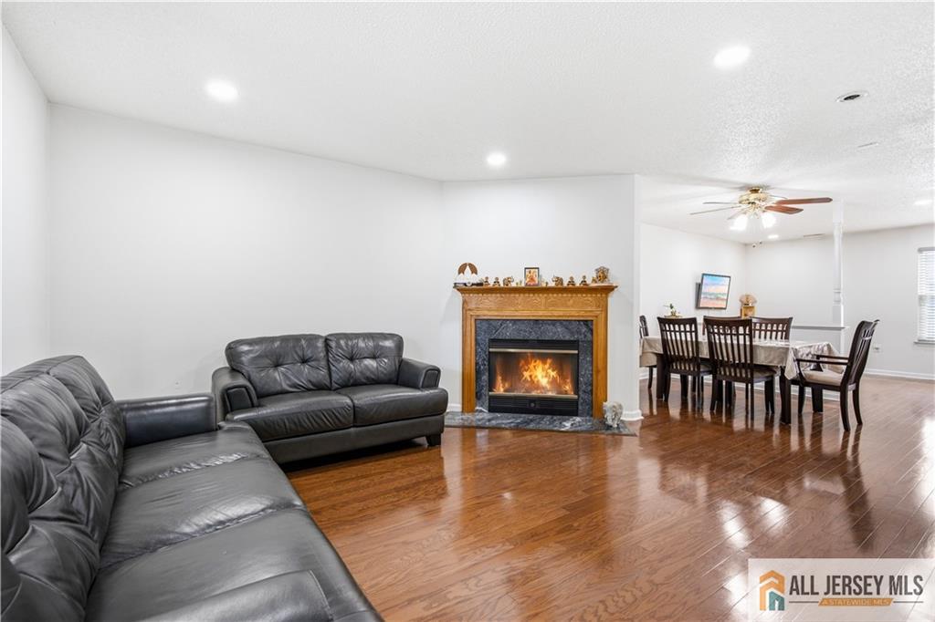 18 Colleen Court South Brunswick NJ 08824