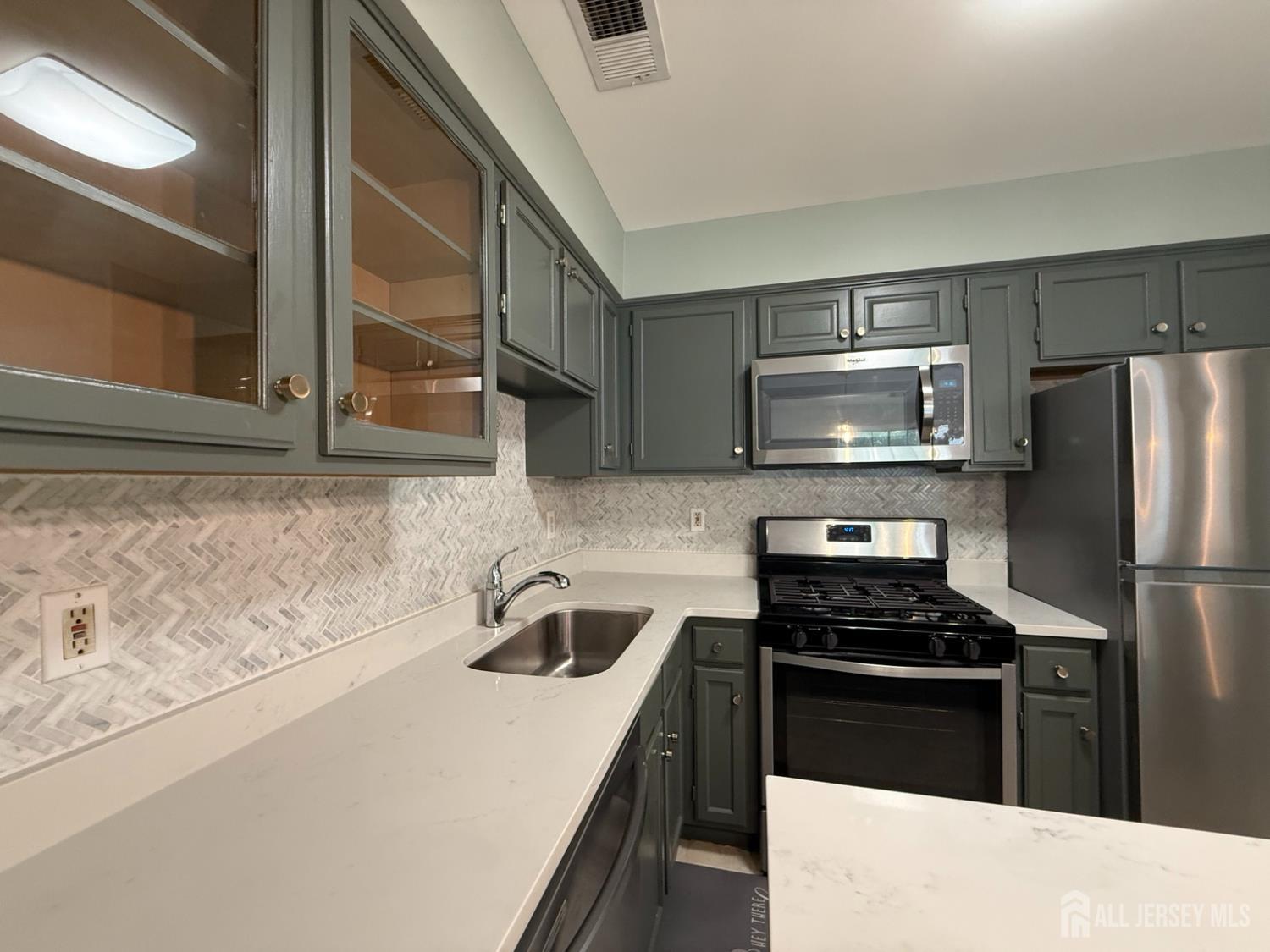334 Waterford Drive Edison NJ 08817