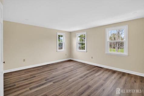 8 Sussex Way Monroe NJ 08831