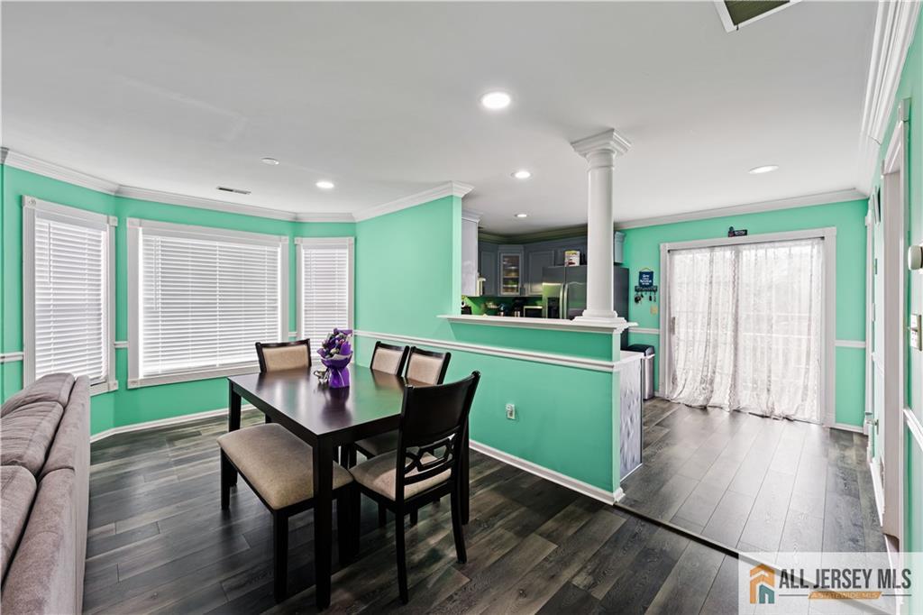 2006 Ridgeview Court Sayreville NJ 08859