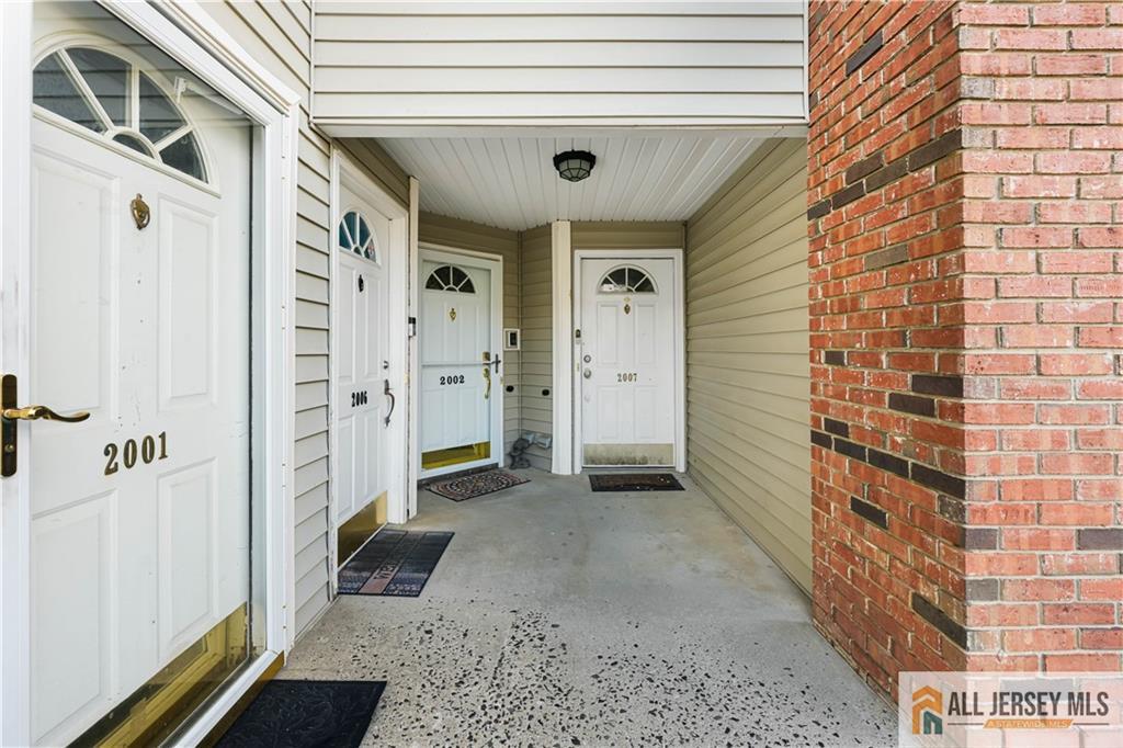 2006 Ridgeview Court Sayreville NJ 08859