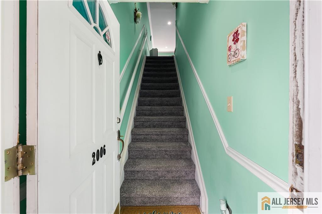 2006 Ridgeview Court Sayreville NJ 08859