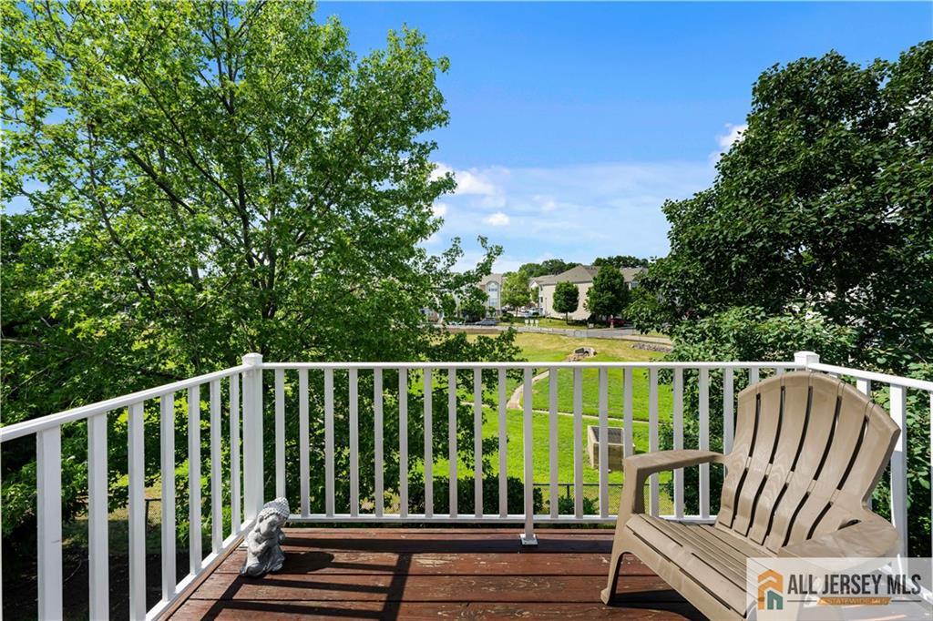 2006 Ridgeview Court Sayreville NJ 08859