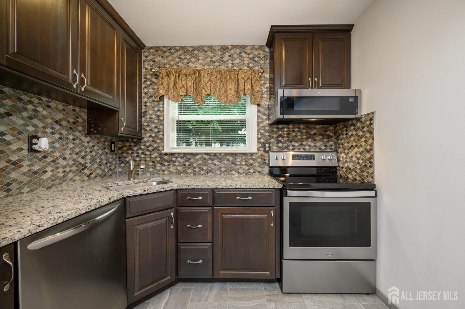 18 Deanna Drive Hillsborough NJ 08844
