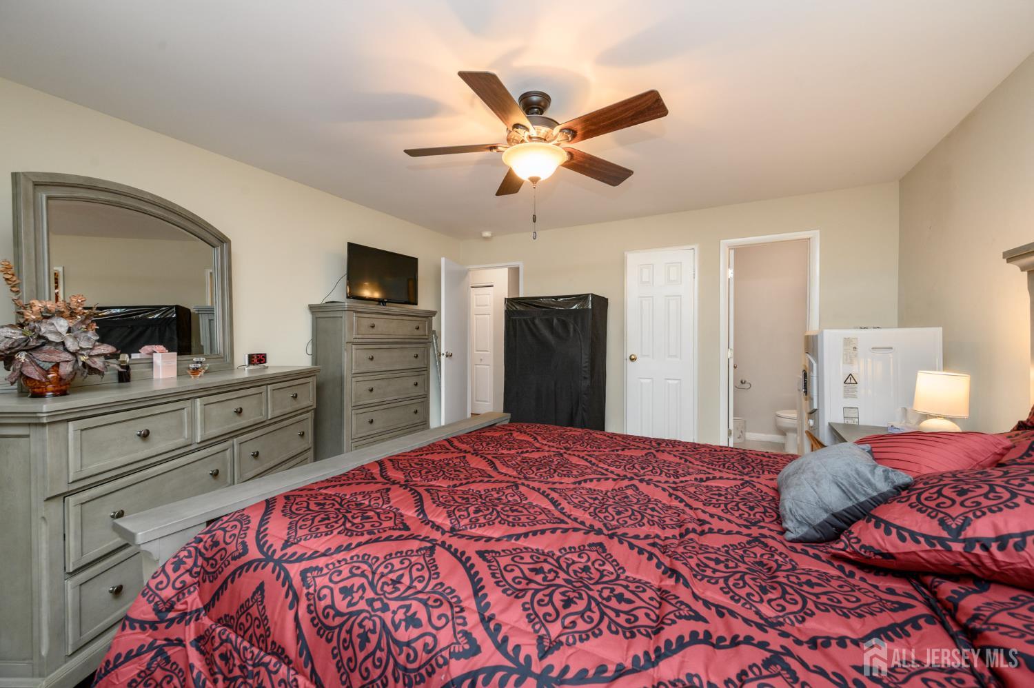 18 Deanna Drive Hillsborough NJ 08844