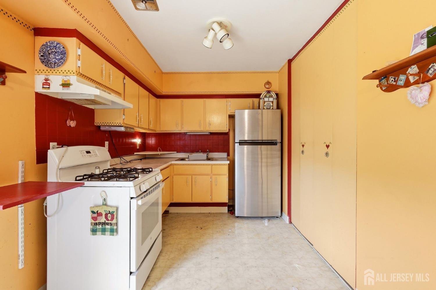 76 Haven Drive Old Bridge NJ 08867