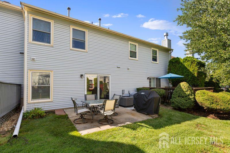 4 Heritage Square Sayreville NJ 08872