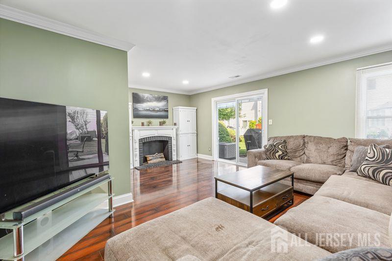 4 Heritage Square Sayreville NJ 08872