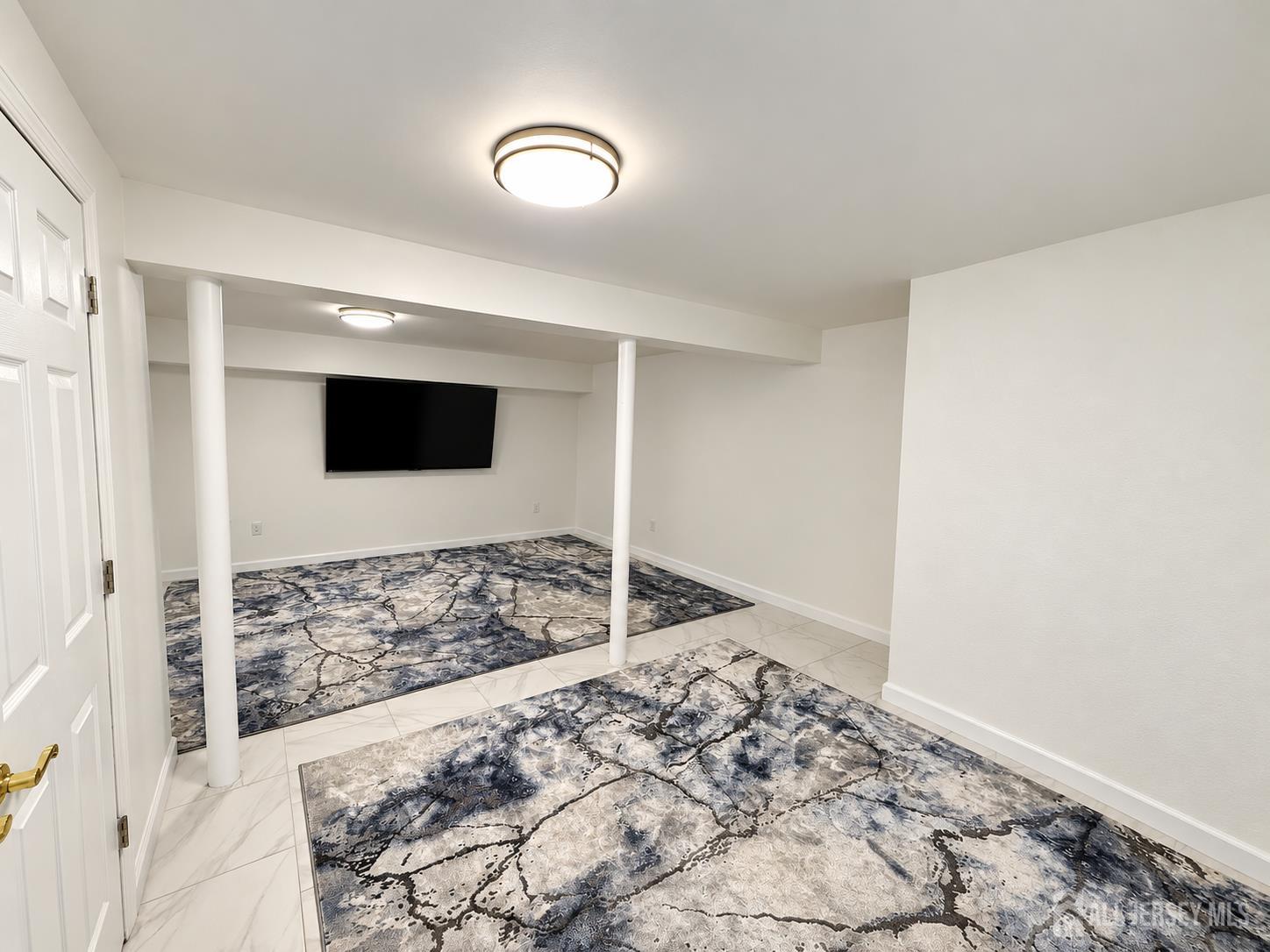 324 Gill Lane Iselin NJ 08830
