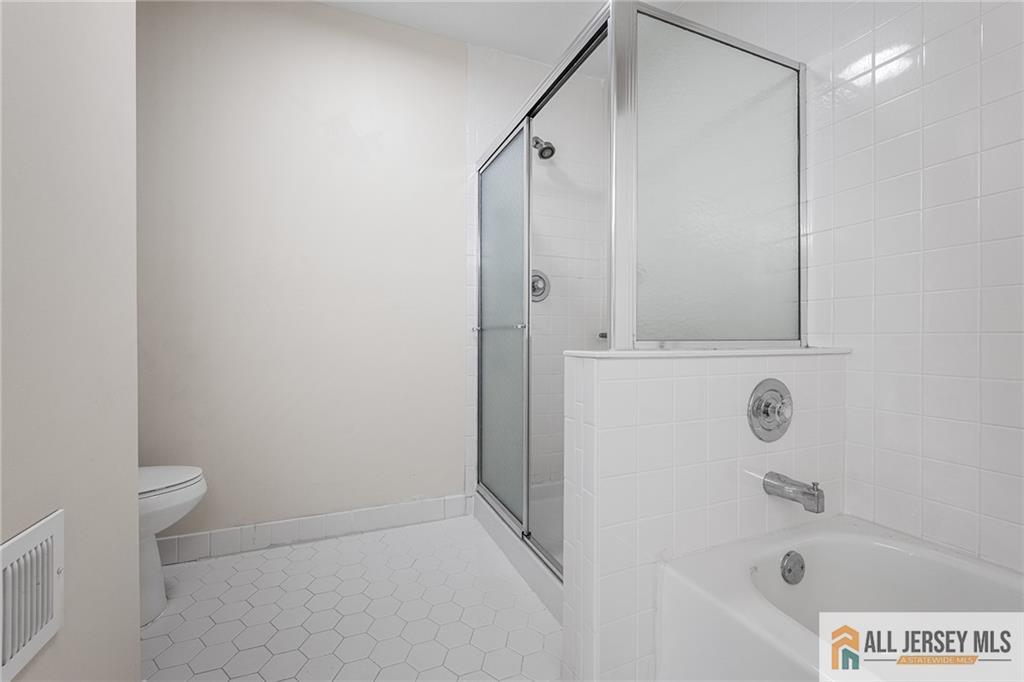 16 Andrew Johnson Drive Monroe NJ 08831