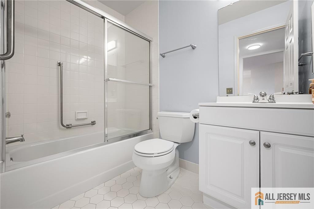 16 Andrew Johnson Drive Monroe NJ 08831