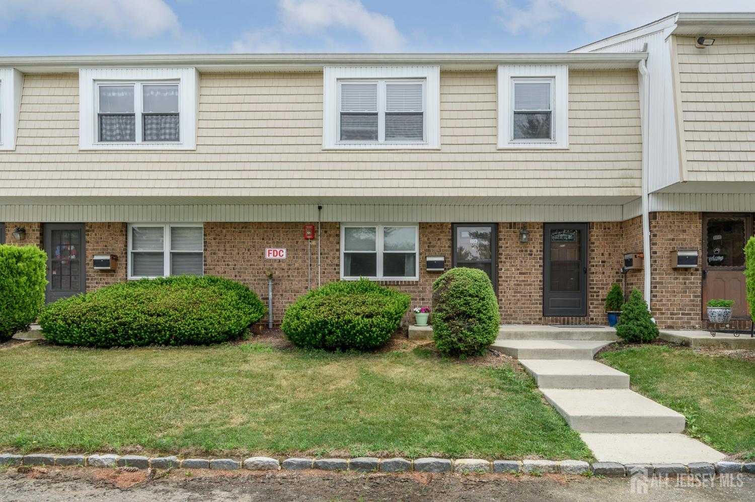 2214 Silver Court Hamilton NJ 08690