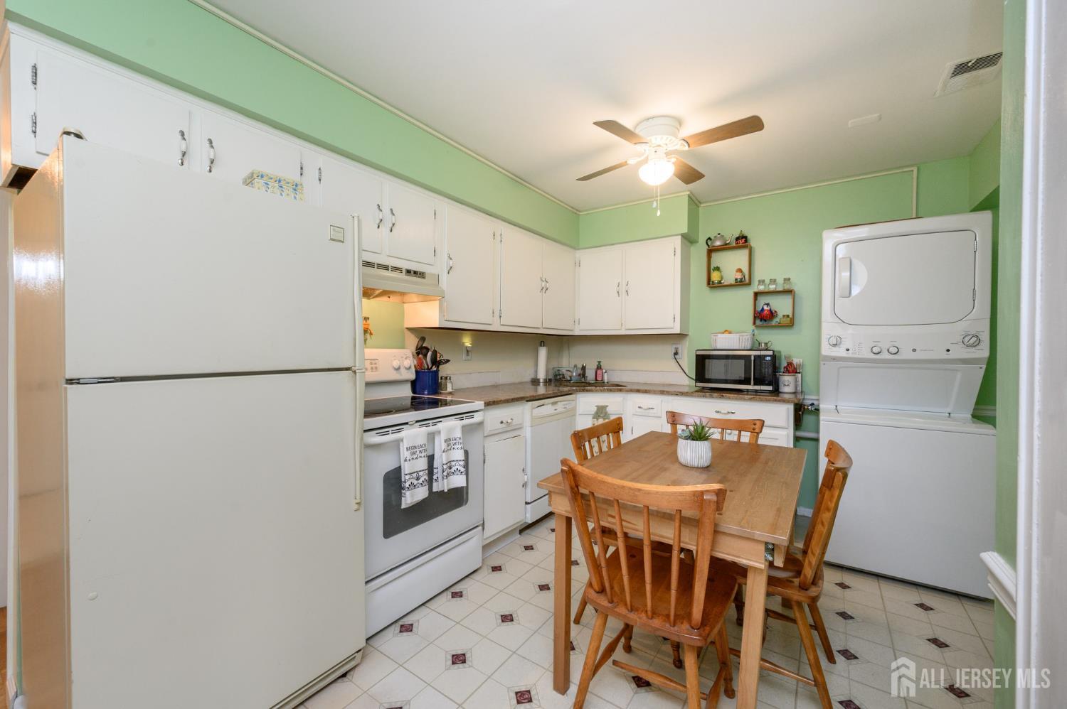2214 Silver Court Hamilton NJ 08690