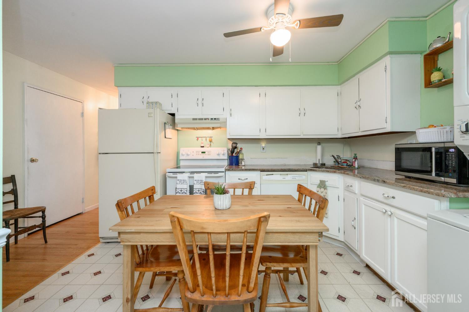 2214 Silver Court Hamilton NJ 08690