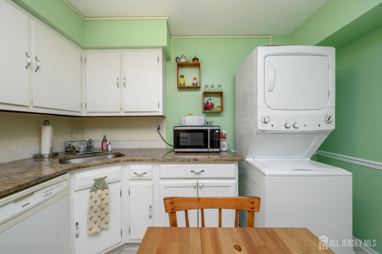 2214 Silver Court Hamilton NJ 08690