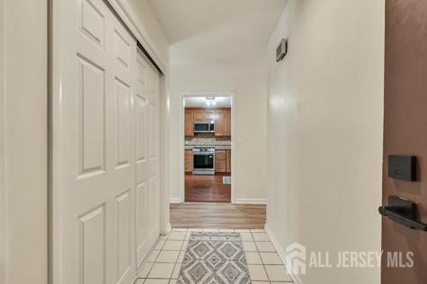 127 Oakmont Court Edison NJ 08820