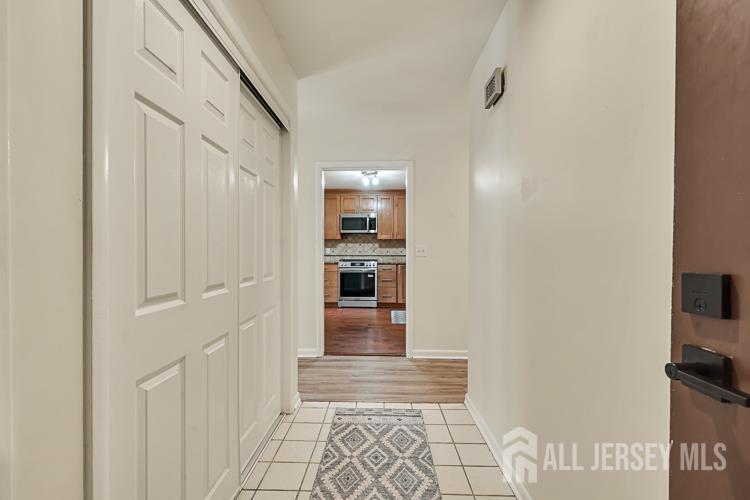 127 Oakmont Court Edison NJ 08820
