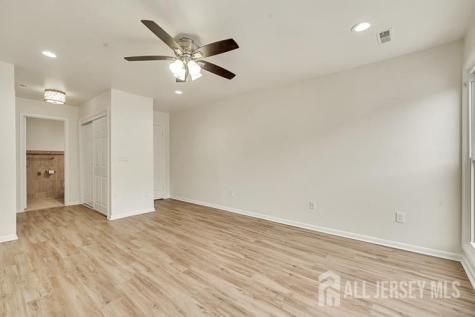 127 Oakmont Court Edison NJ 08820