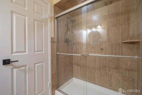 127 Oakmont Court Edison NJ 08820