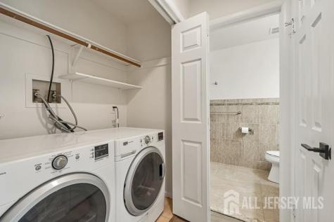 127 Oakmont Court Edison NJ 08820