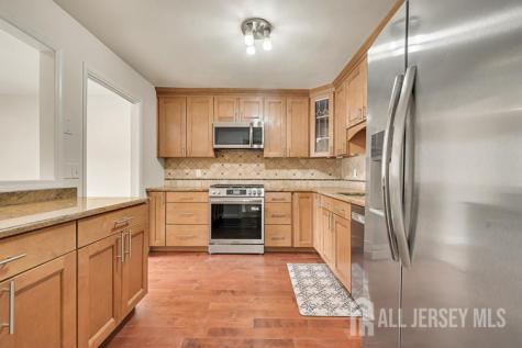 127 Oakmont Court Edison NJ 08820