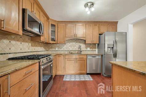 127 Oakmont Court Edison NJ 08820