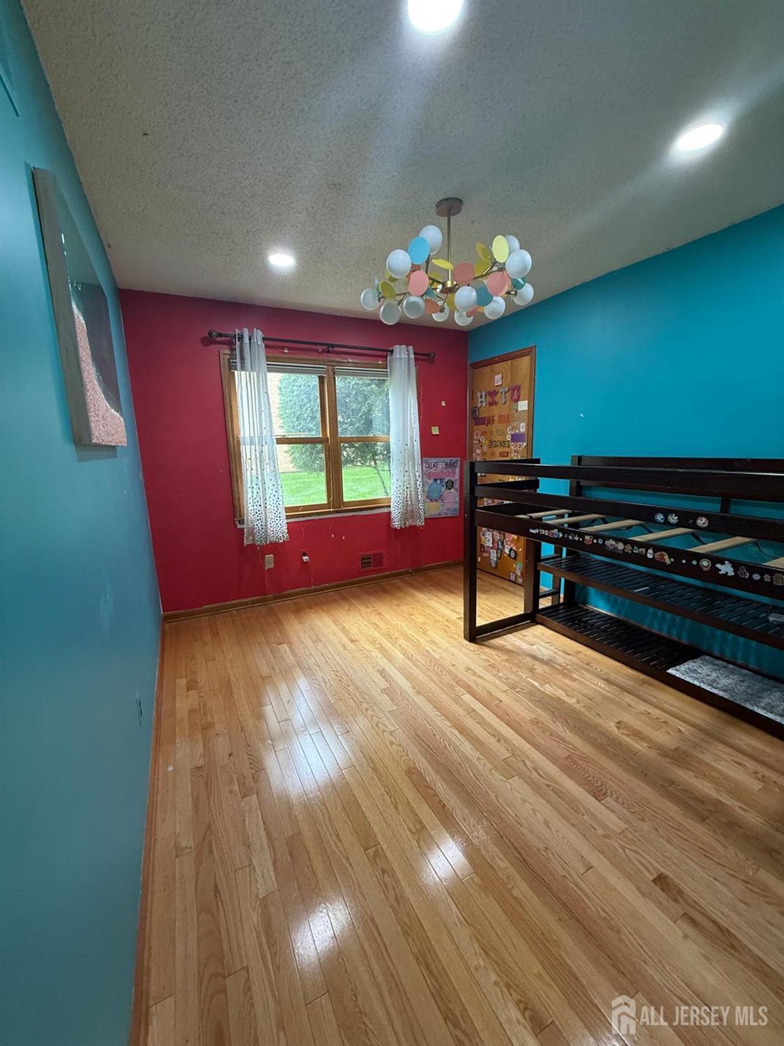 8 Teaberry Drive Edison NJ 08820
