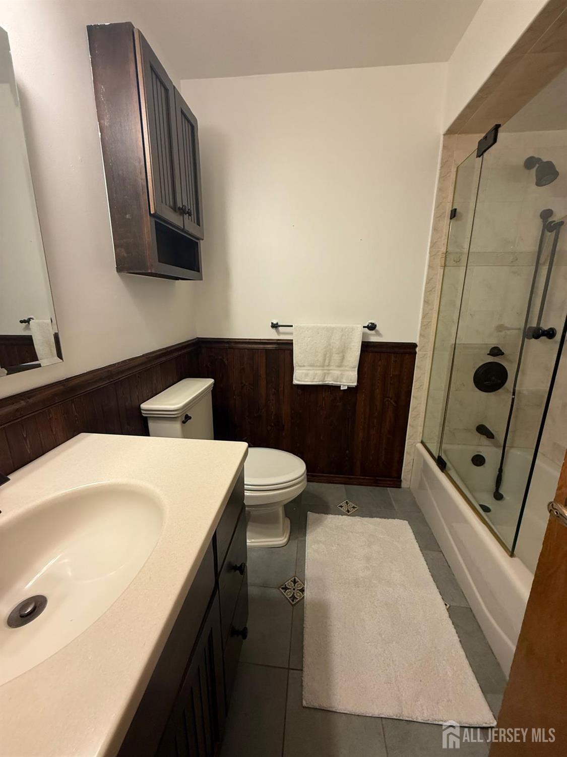 8 Teaberry Drive Edison NJ 08820