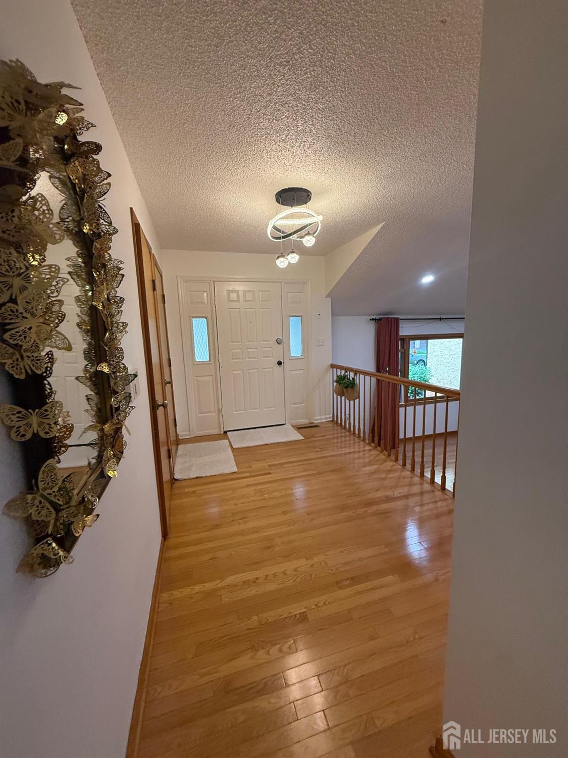 8 Teaberry Drive Edison NJ 08820