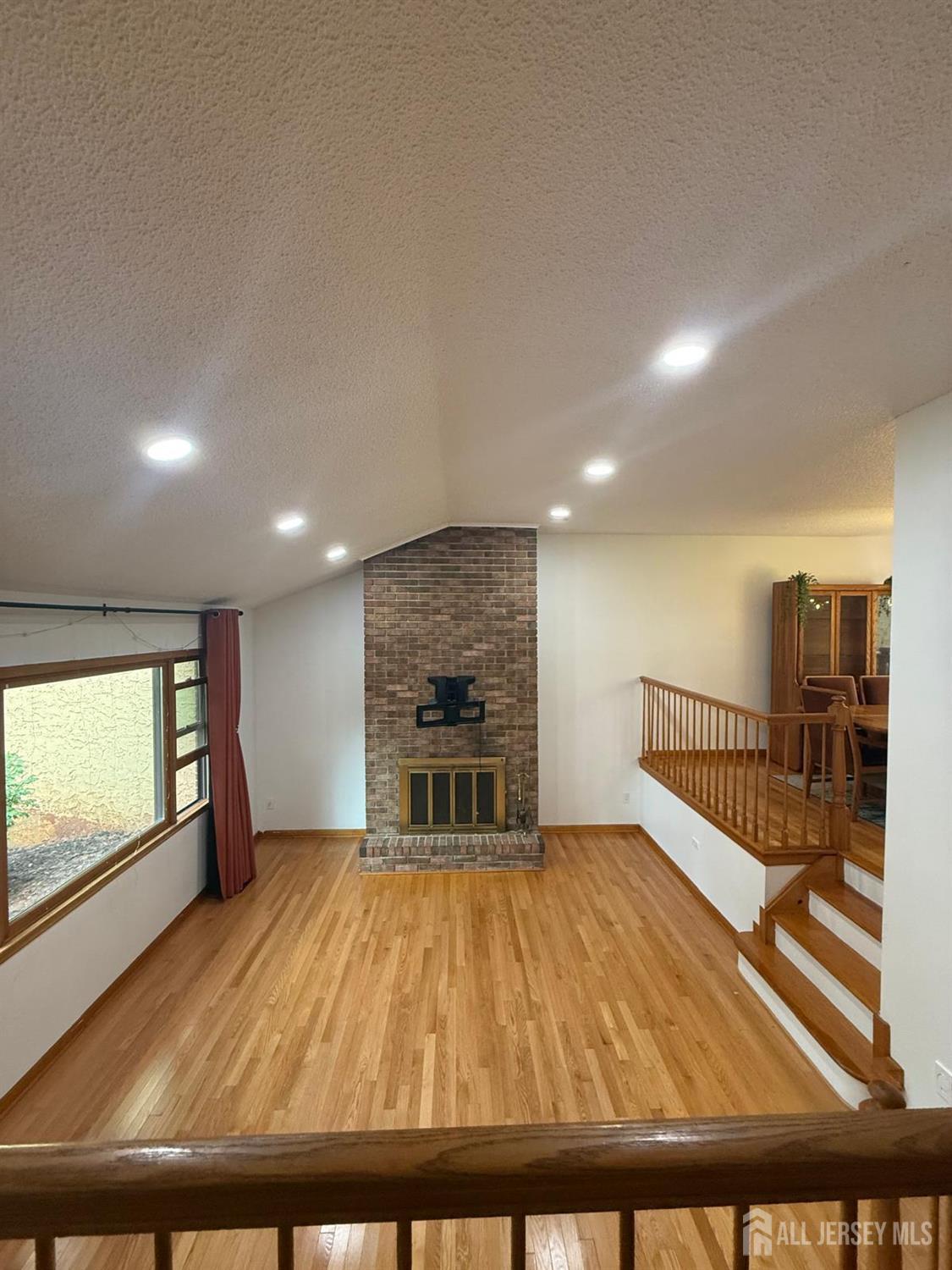 8 Teaberry Drive Edison NJ 08820
