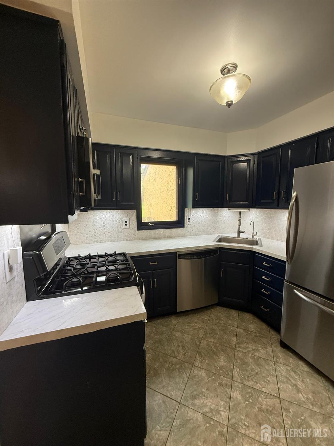 8 Teaberry Drive Edison NJ 08820