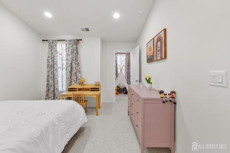 23 Clover Lane Monroe NJ 08831