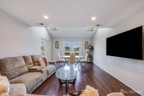116 Peach Street Avenel NJ 07001