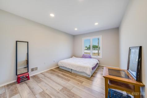 116 Peach Street Avenel NJ 07001