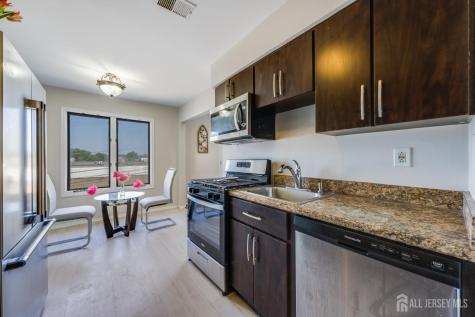 116 Peach Street Avenel NJ 07001
