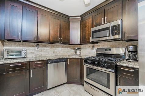 1310 Stoneridge Circle Helmetta NJ 08828