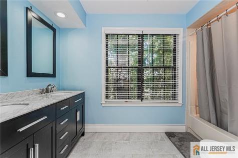 1310 Stoneridge Circle Helmetta NJ 08828
