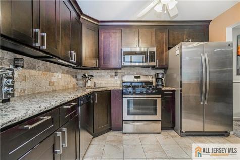 1310 Stoneridge Circle Helmetta NJ 08828
