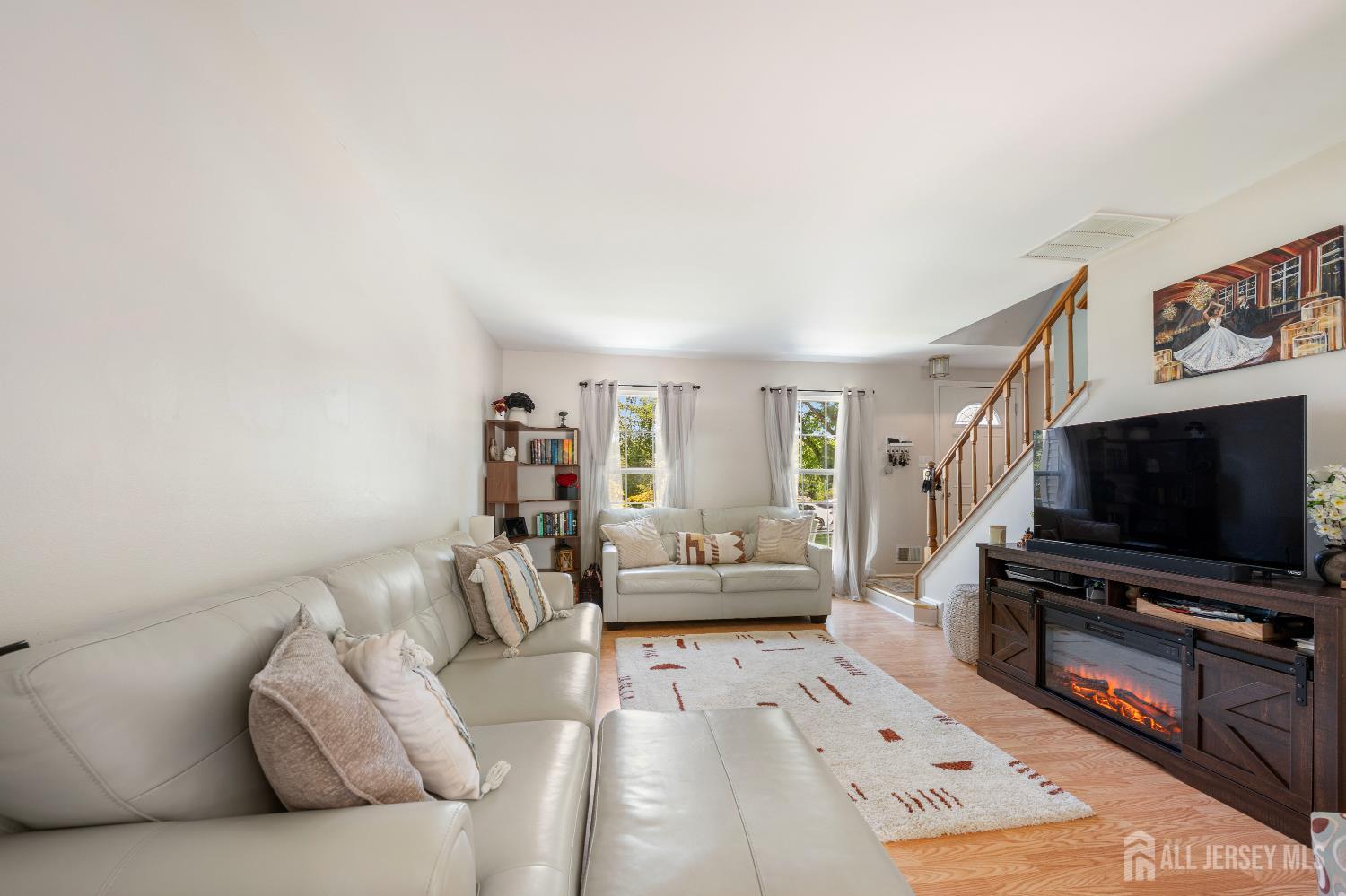 35 E Byrnes Lane E Sayreville NJ 08872
